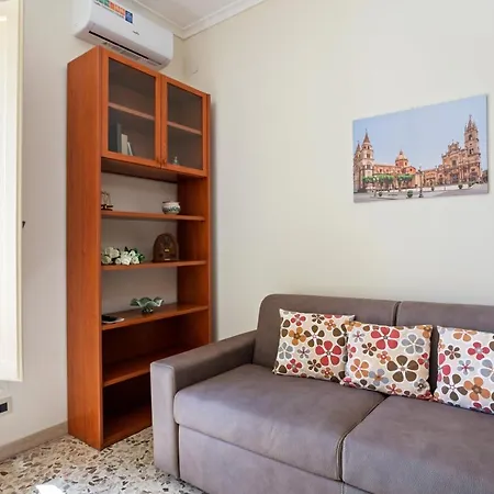 Guesthost - Tra Il Centro E Il Mare Con Terrazzo