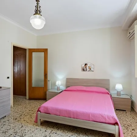 Tra Il Centro E Il Mare Con Terrazzo