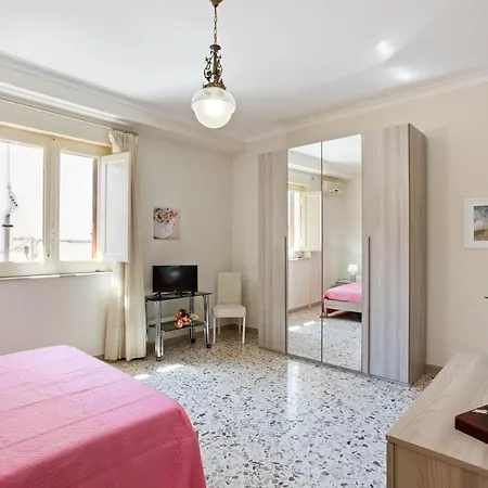 Guesthost - Tra Il Centro E Il Mare Con Terrazzo * 阿齐·卡斯特罗