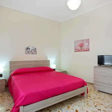 Guesthost - Tra Il Centro E Il Mare Con Terrazzo *