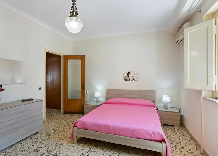 Tra Il Centro E Il Mare Con Terrazzo