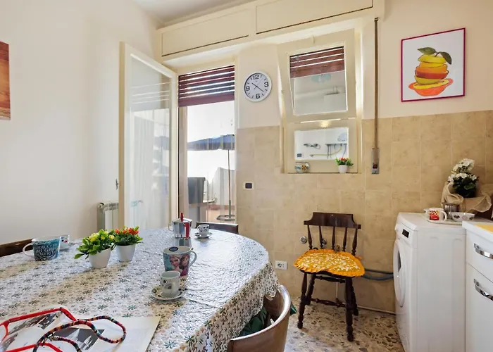 Tra Il Centro E Il Mare Con Terrazzo アパート アーチ・カステッロ