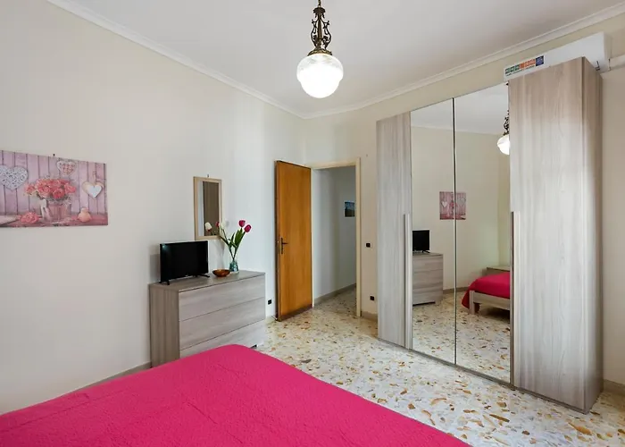 Tra Il Centro E Il Mare Con Terrazzo * アーチ・カステッロ