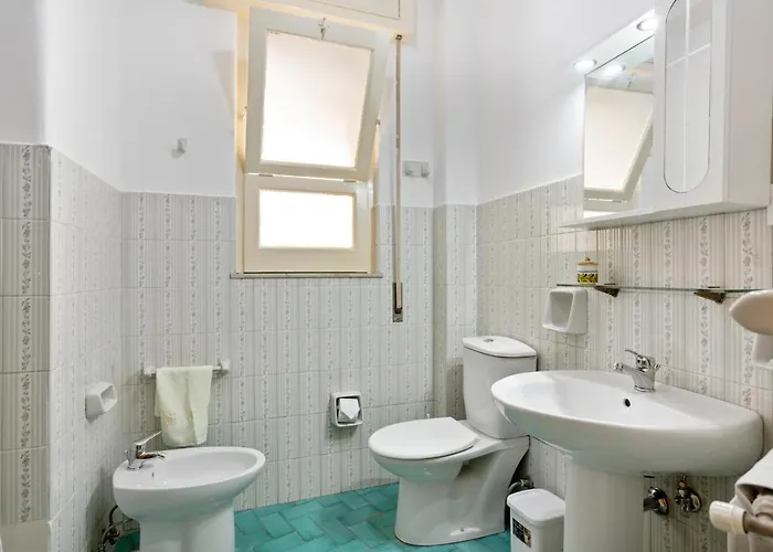 Tra Il Centro E Il Mare Con Terrazzo *