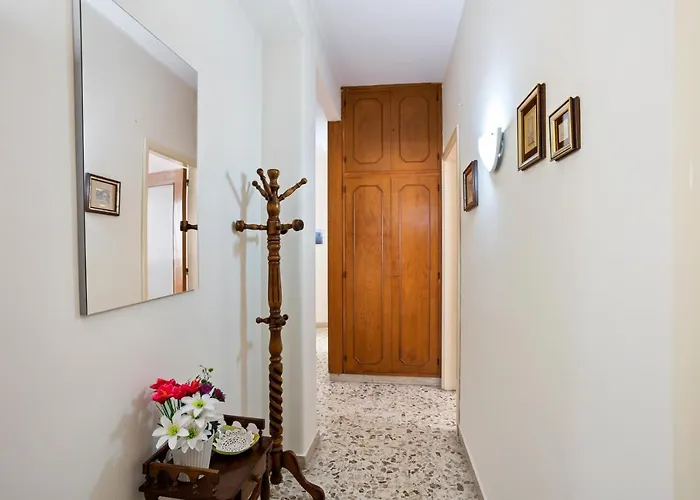 Tra Il Centro E Il Mare Con Terrazzo アパート