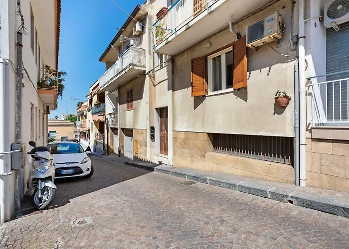 Tra Il Centro E Il Mare Con Terrazzo アーチ・カステッロ