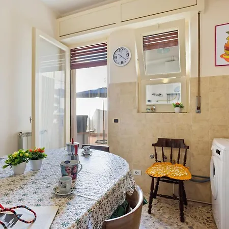 Tra Il Centro E Il Mare Con Terrazzo Apartment Aci Castello